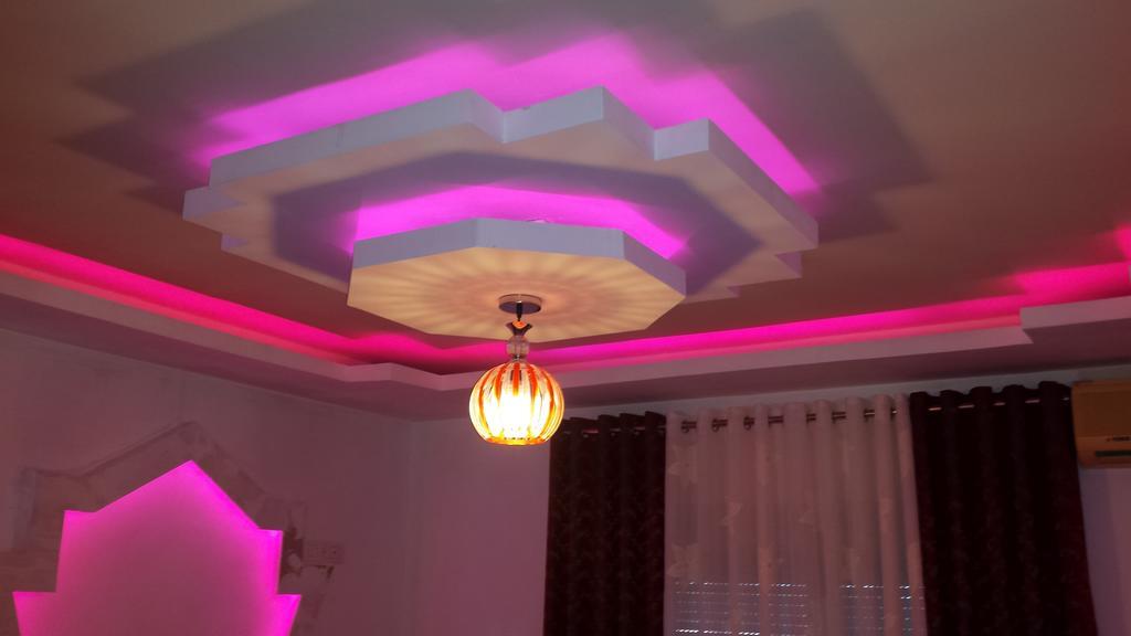 Hotel Buza New Shtoj Kültér fotó