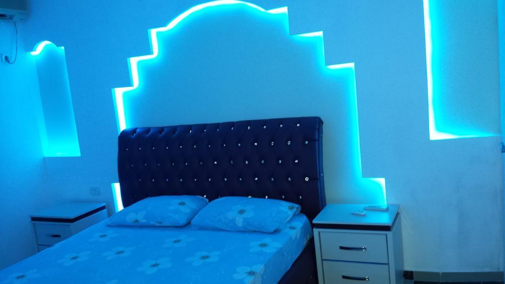 Hotel Buza New Shtoj Kültér fotó