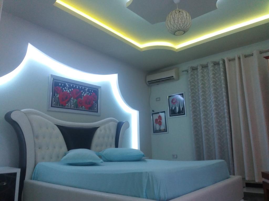 Hotel Buza New Shtoj Kültér fotó