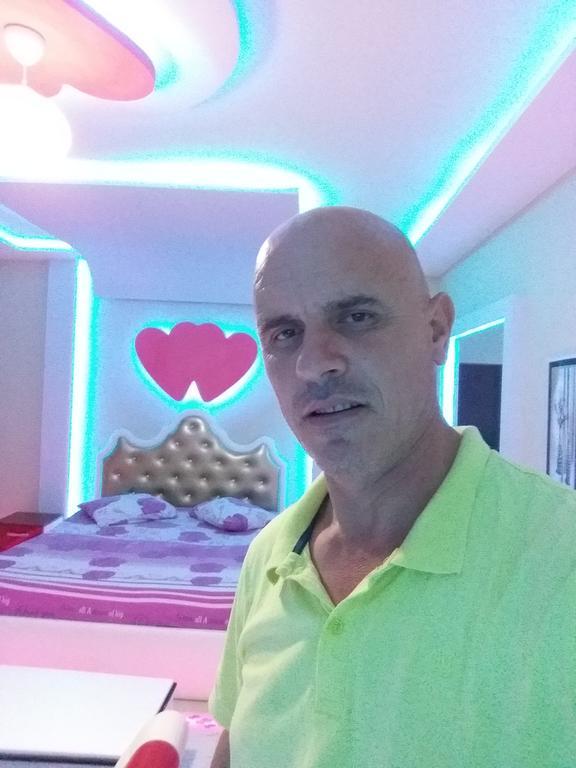 Hotel Buza New Shtoj Kültér fotó