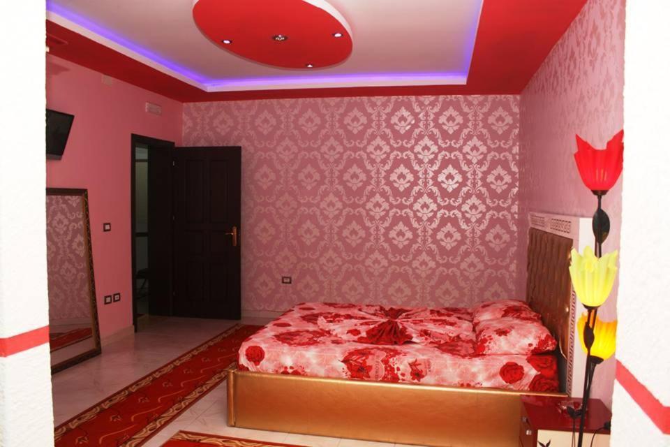 Hotel Buza New Shtoj Kültér fotó