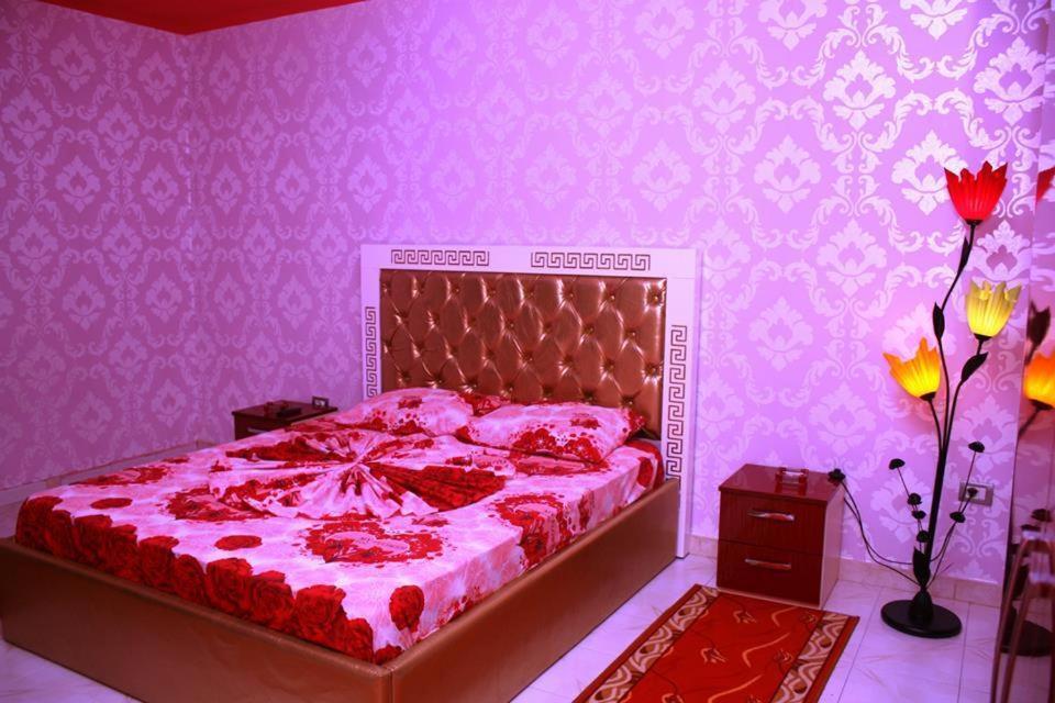 Hotel Buza New Shtoj Kültér fotó